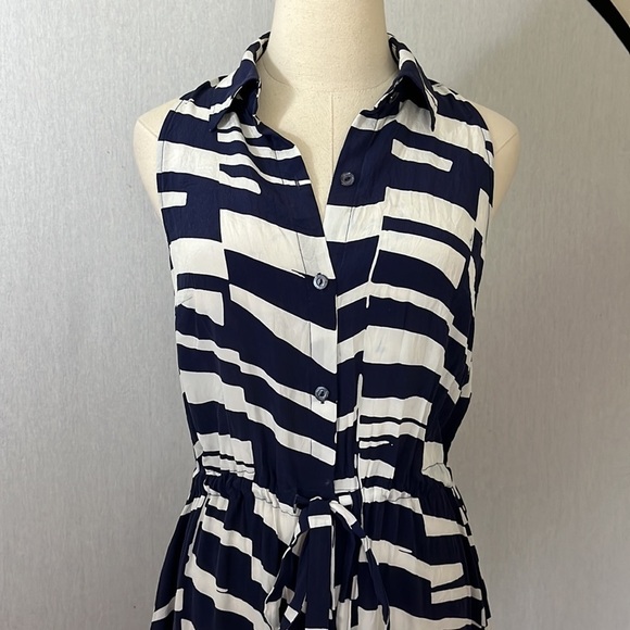 Trina Turk 100% silk indigo white geometric print button down maxi shirt dress - Picture 10 of 11